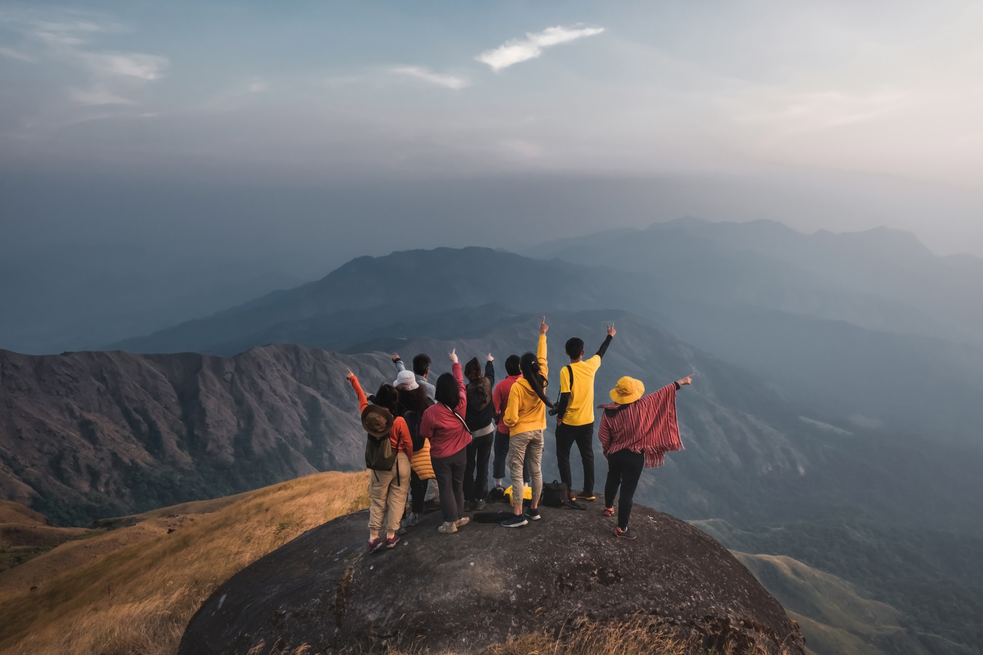 Small-Group Tours vs Big-Bus Tours: Real Numbers After 15 Years